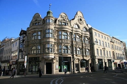 London Retailers Promised 2,000 Jobs
