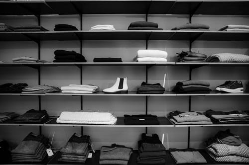 How to display clothes?