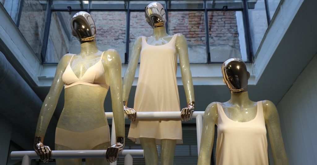 Visual Merchandising with Mannequins Valentino's